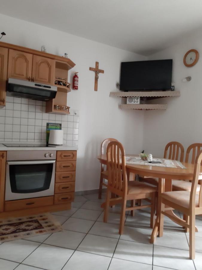Apartmani Jozefina Omisalj Room photo